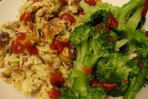 Monday dinner: scrambled egg (3 whole) with zucchini and steamed broccoli with ketchup